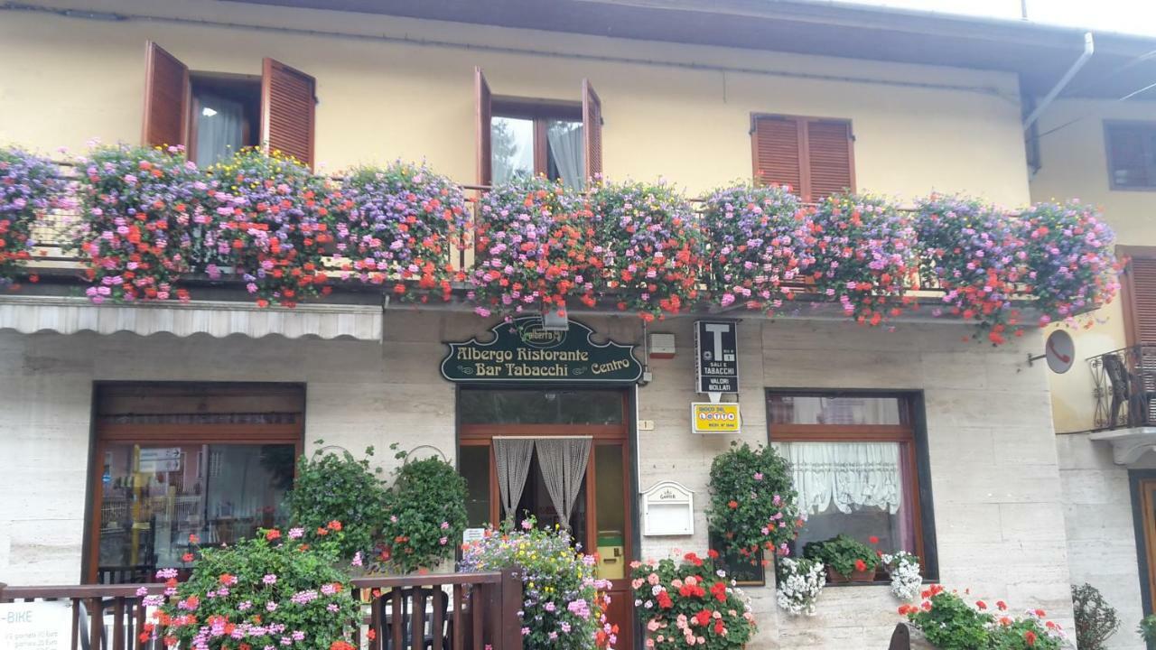 Albergo Ristorante Centro Vico Canavese Buitenkant foto
