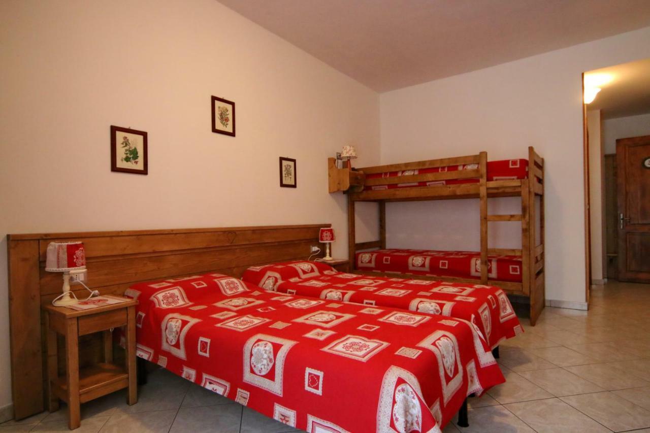 Albergo Ristorante Centro Vico Canavese Buitenkant foto