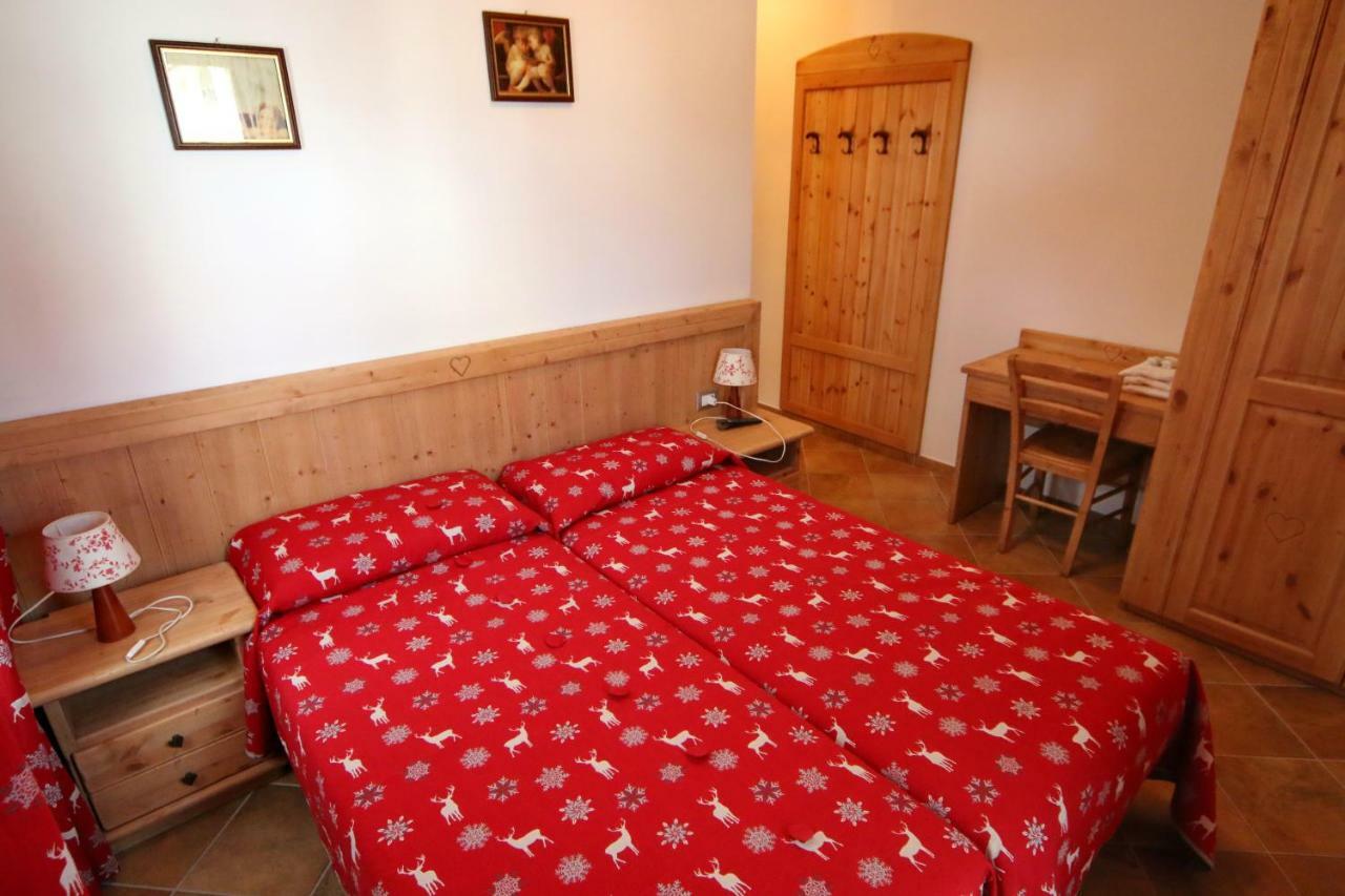 Albergo Ristorante Centro Vico Canavese Buitenkant foto