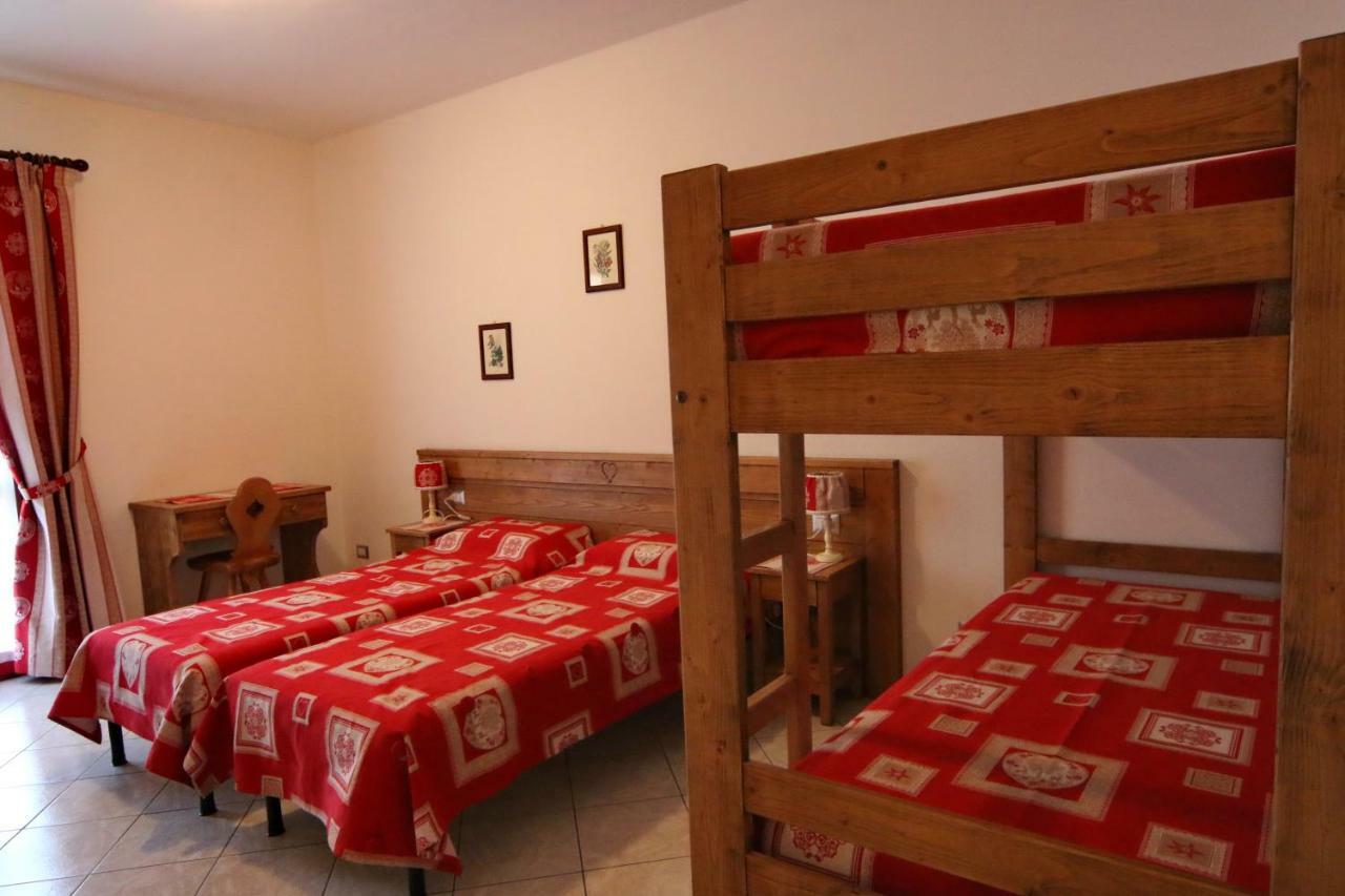 Albergo Ristorante Centro Vico Canavese Buitenkant foto